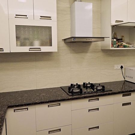 Woodpecker Service Apartments - Green Park Нью-Делі Екстер'єр фото