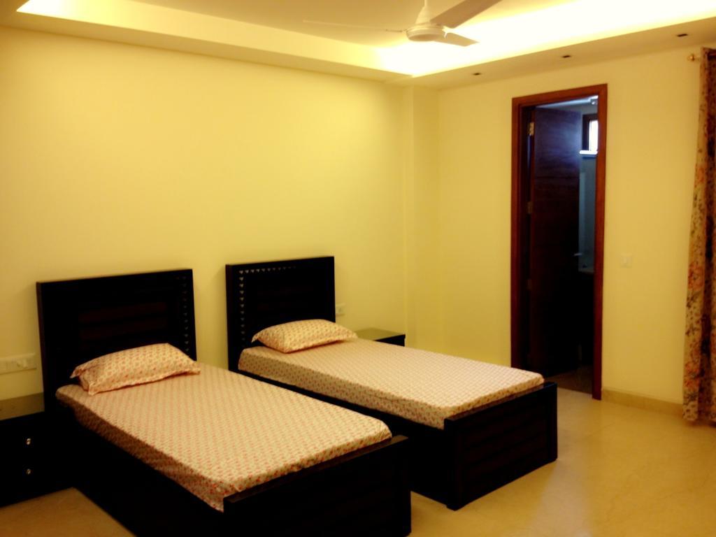 Woodpecker Service Apartments - Green Park Нью-Делі Номер фото